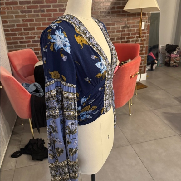 Adorable free People flowy top perfect condition - Picture 4 of 5
